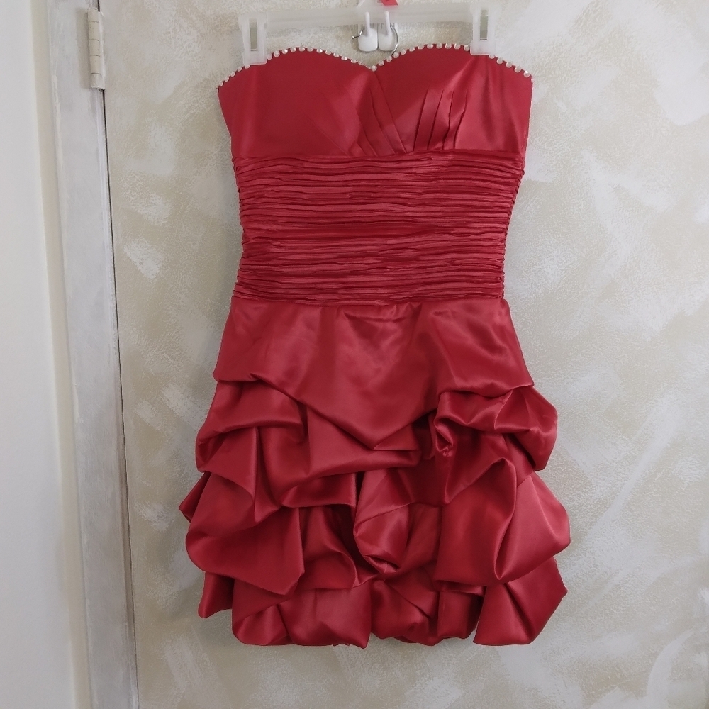 Size S Dancing Queen Red Strapless Ruched Bubble Balloon Skirt